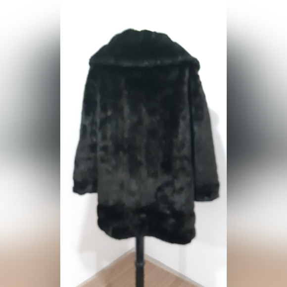 Upper Deck Vintage Faux Fur Coat - Picture 4 of 7